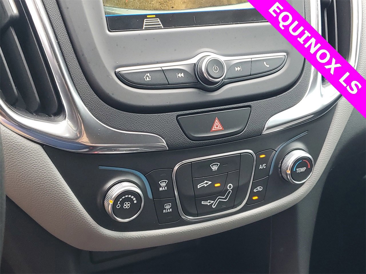 Used 2019 Chevrolet Equinox LS w/ LS Convenience Package image 24