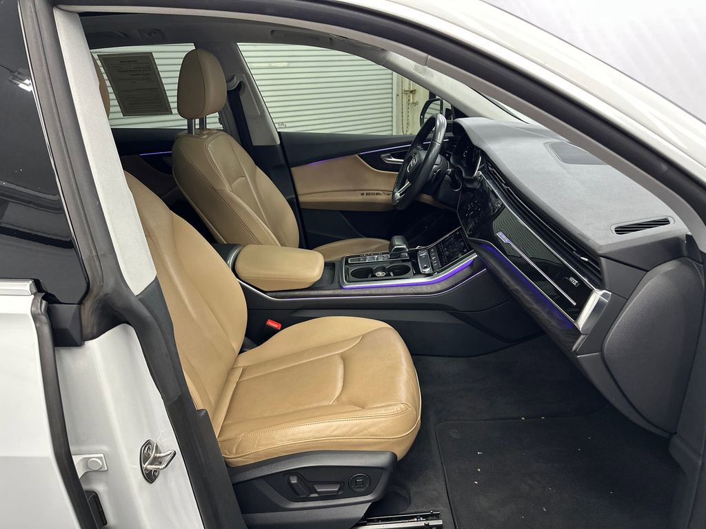 Used 2019 Audi Q8 Premium Plus w/ Premium Plus AWD/4WD image 15
