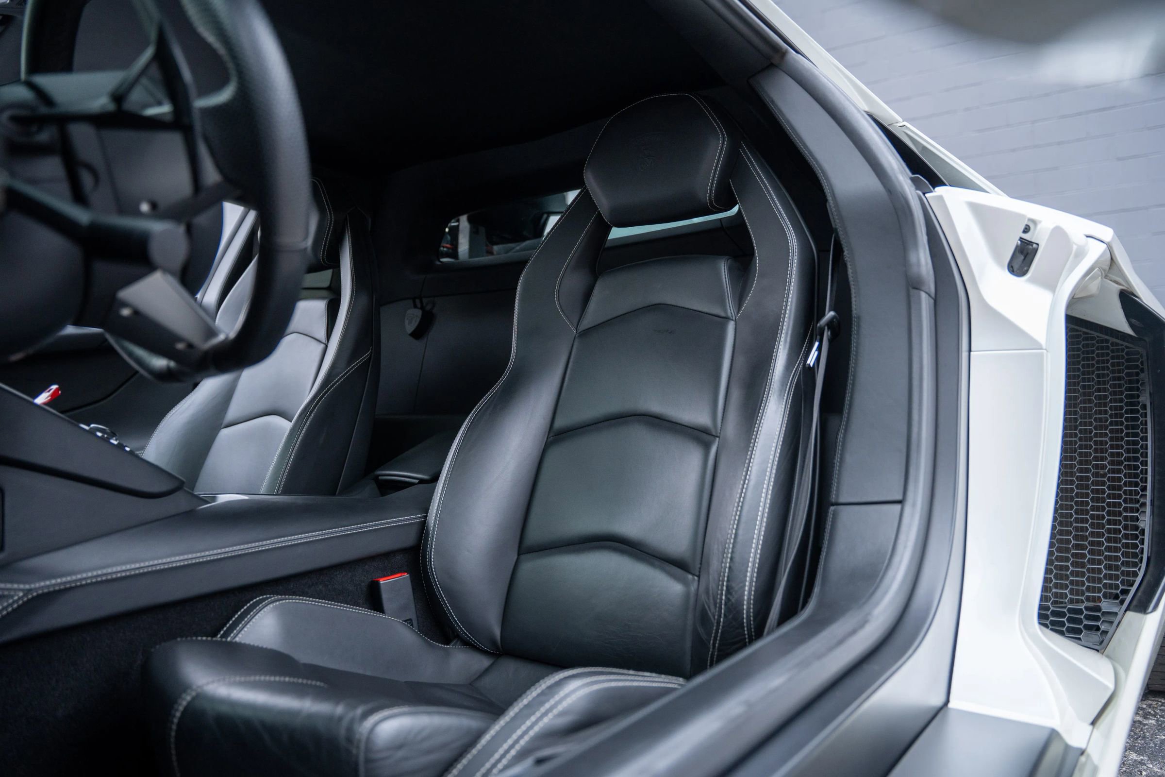 Used 2013 Lamborghini Aventador LP 700-4 image 3