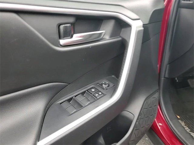 Used 2021 Toyota RAV4 XLE image 11