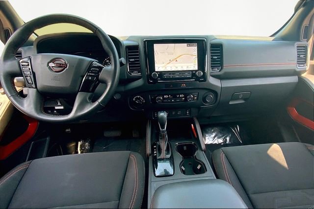 Used 2022 Nissan Frontier PRO-4X image 7