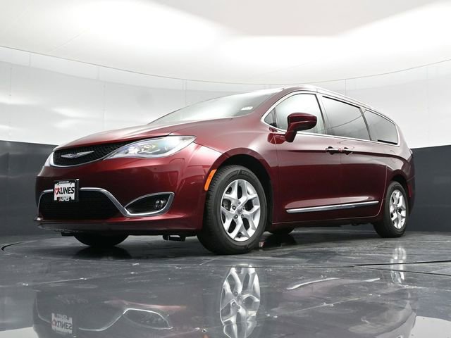 Used 2020 Chrysler Pacifica Touring-L w/ Tire & Wheel Group image 56