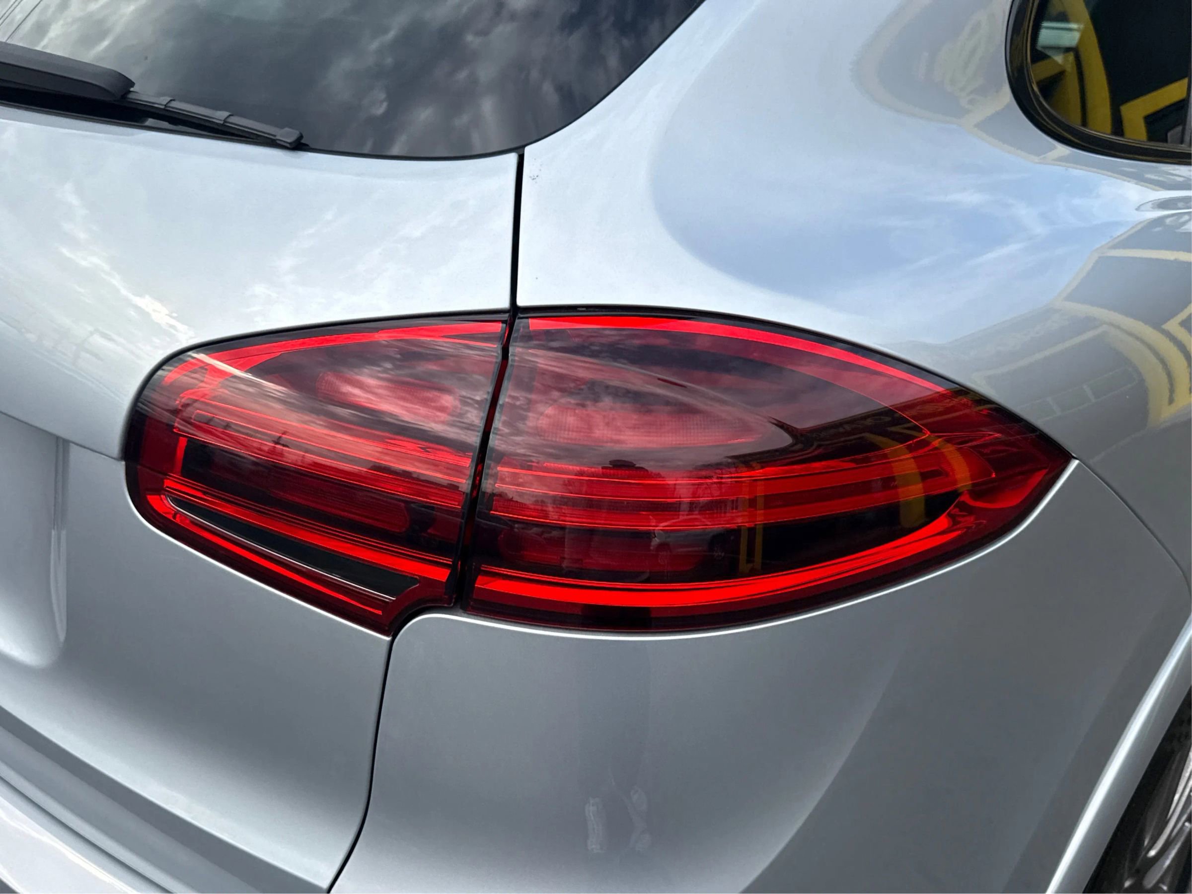 Used 2017 Porsche Cayenne Platinum Edition AWD/4WD image 27