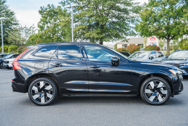 Used 2024 Volvo XC60 T8 Plus w/ Protection Package Premier AWD/4WD image 4