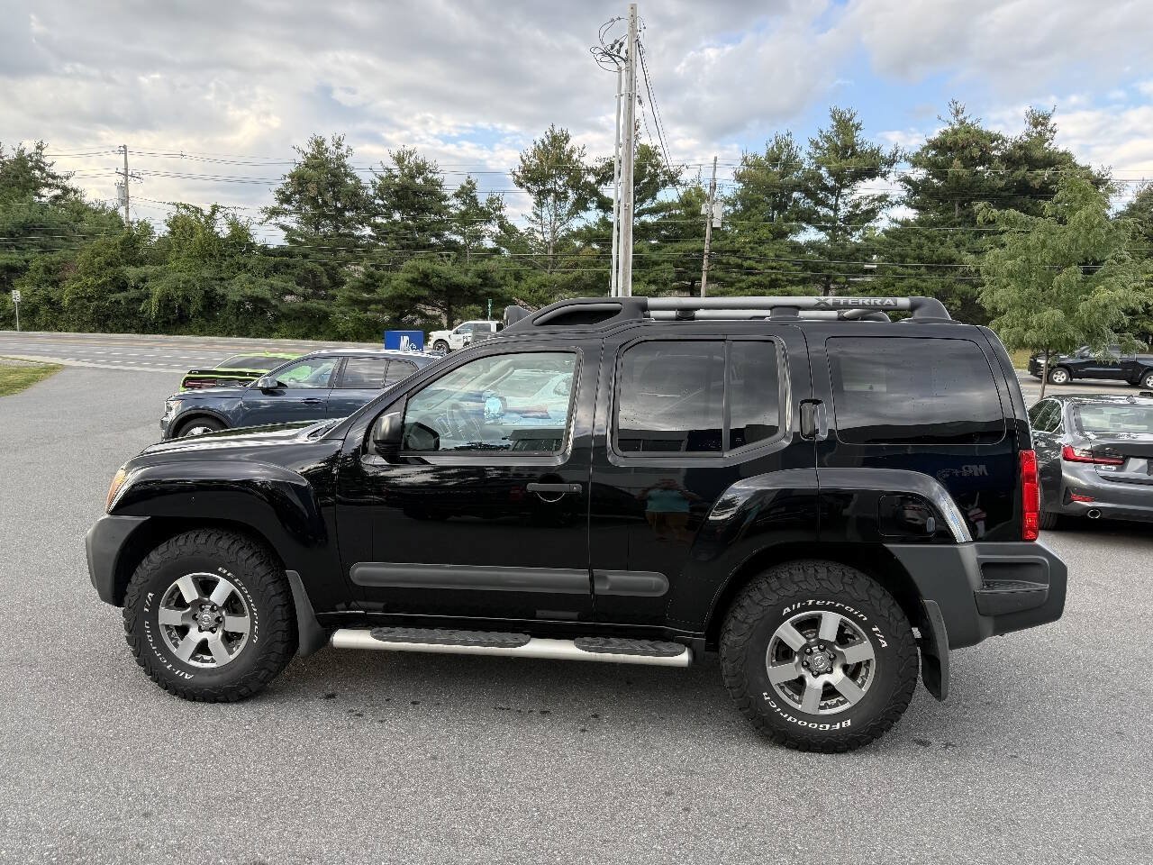 Used 2011 Nissan Xterra PRO-4X w/ Pro-4x Leather Pkg AWD/4WD image 9