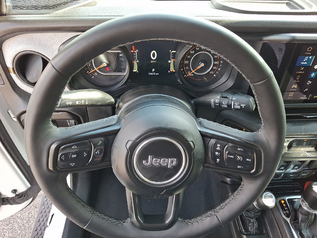 Certified 2025 Jeep Wrangler Sport AWD/4WD image 18