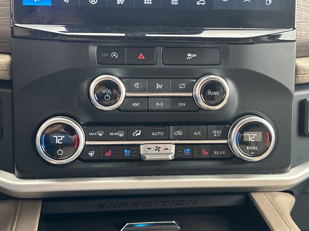 Used 2023 Ford Expedition Limited image 13