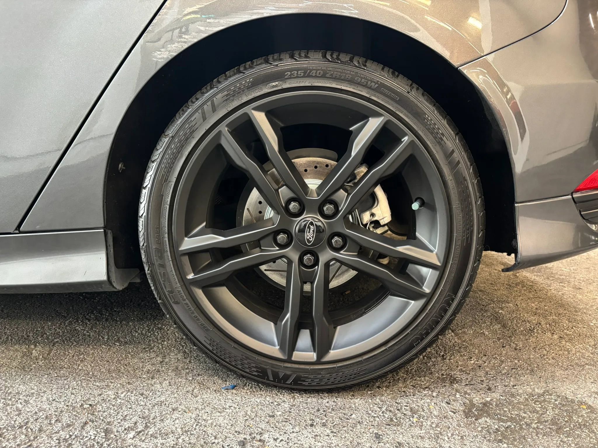 Used 2018 Ford Focus ST FWD image 9