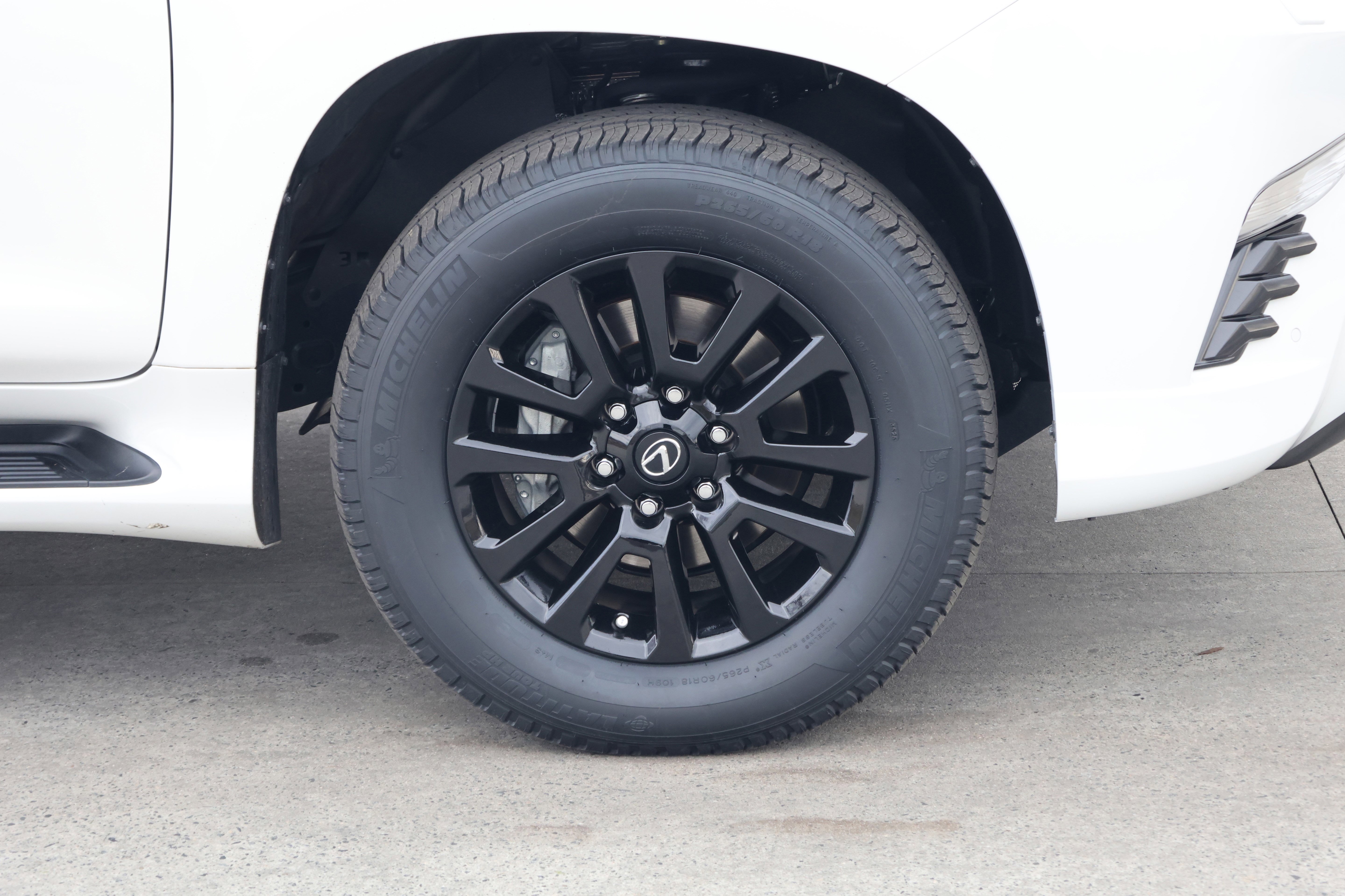 Certified 2023 Lexus GX 460 w/ Black Line Special Edition image 11