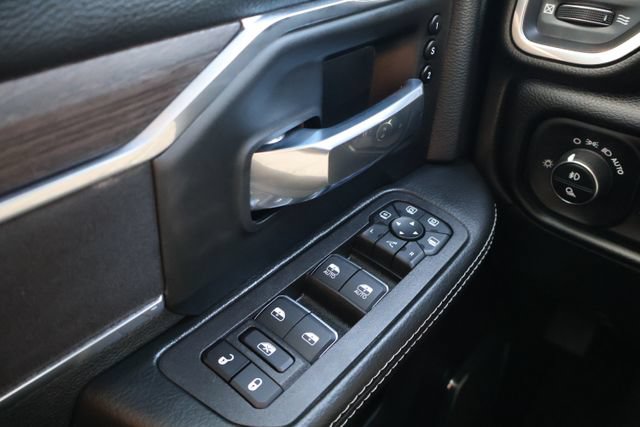 Used 2025 RAM 2500 Laramie AWD/4WD image 16