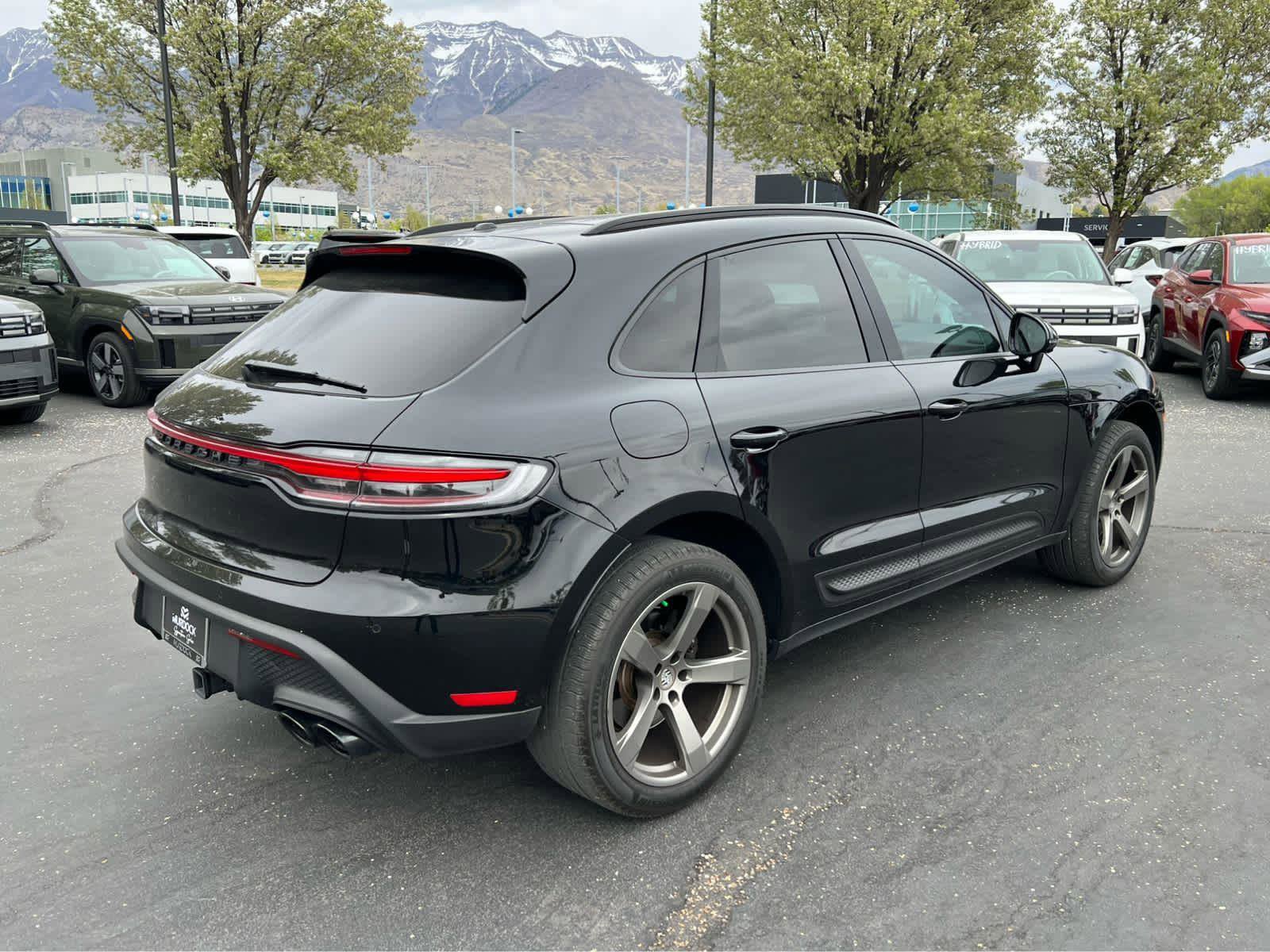 Used 2024 Porsche Macan AWD/4WD image 7
