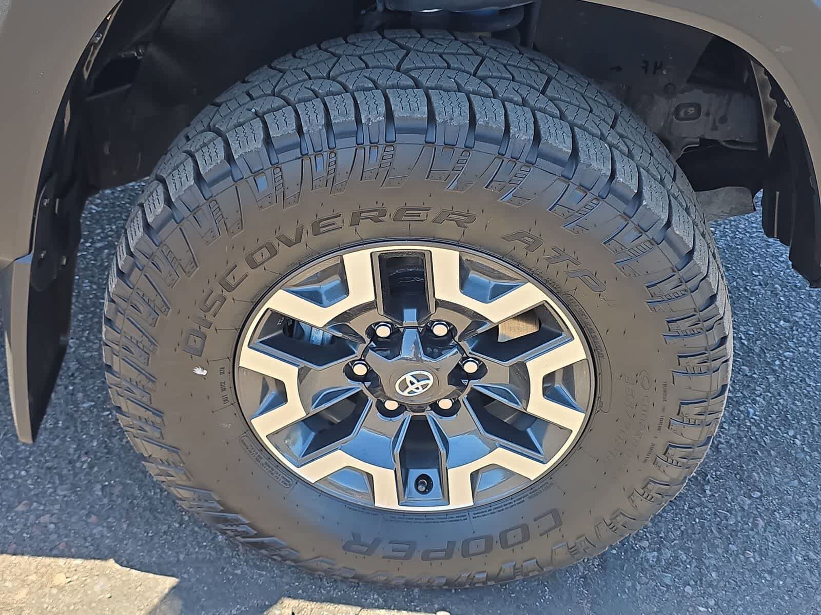 Certified 2023 Toyota Tacoma TRD Off-Road AWD/4WD image 10