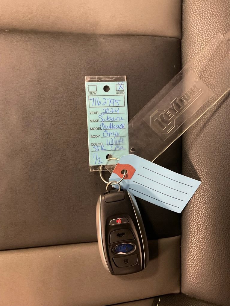 Used 2024 Subaru Outback Onyx Edition AWD/4WD image 39