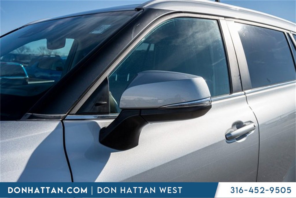 Used 2024 Toyota Highlander XLE image 28