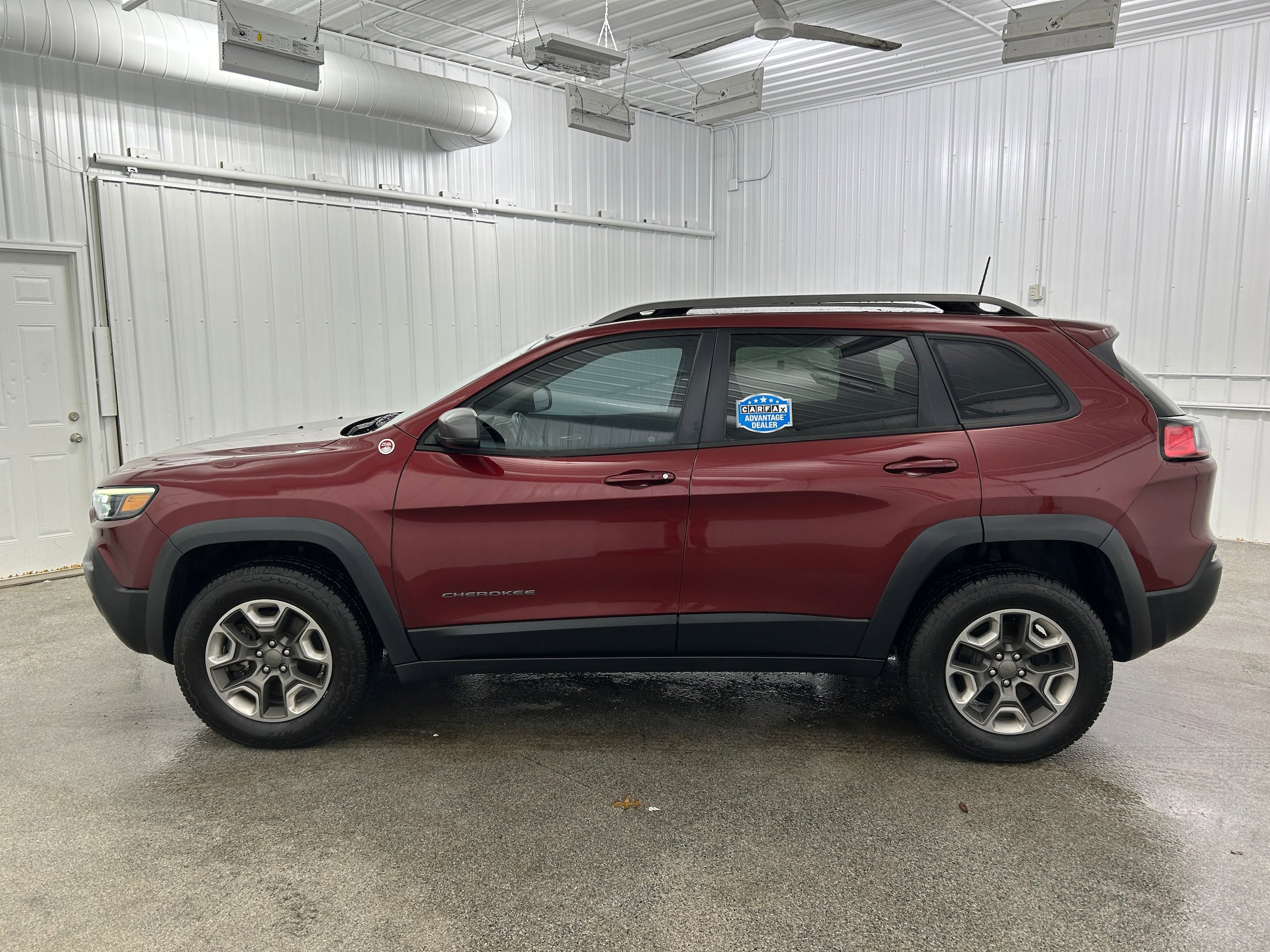 Used 2019 Jeep Cherokee Trailhawk w/ Cold Weather Group AWD/4WD image 22