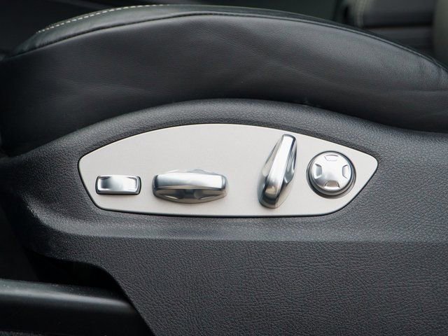 Certified 2025 Porsche Macan image 20