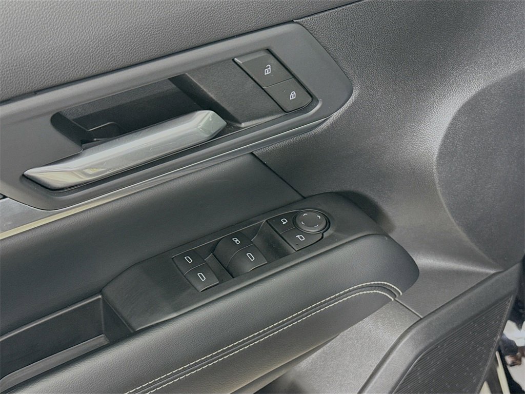 Used 2025 GMC Terrain Elevation image 22