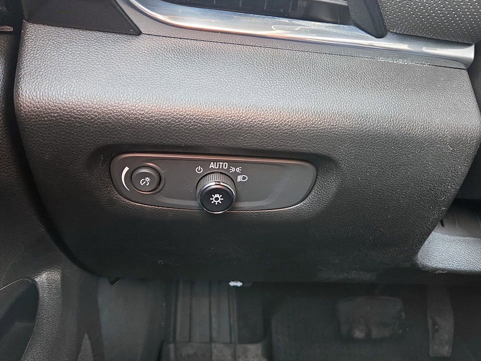 Used 2023 Chevrolet Traverse RS w/ LPO, Floor Liner Package image 21