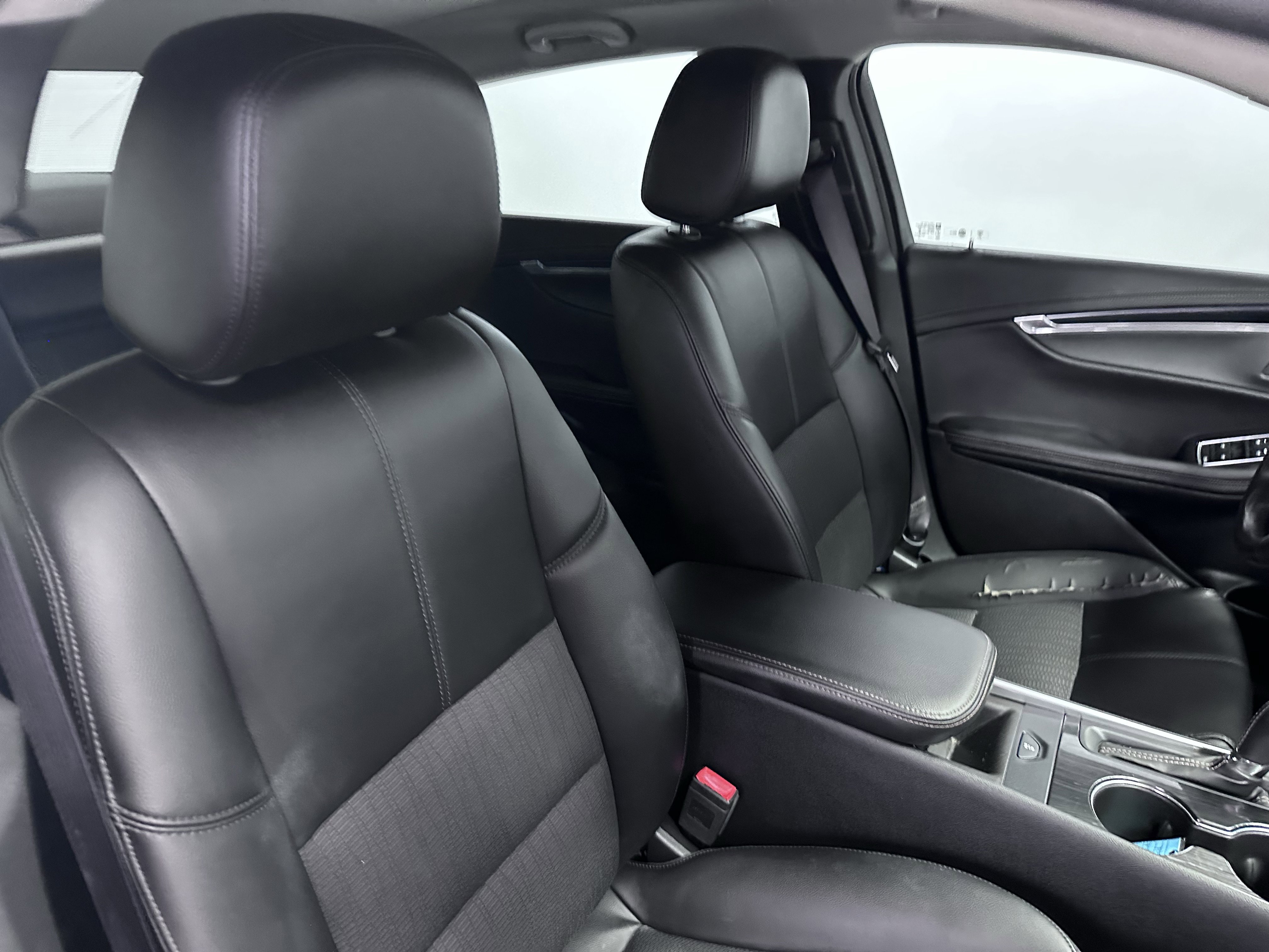 Used 2017 Chevrolet Impala LT w/ Convenience Package FWD image 35