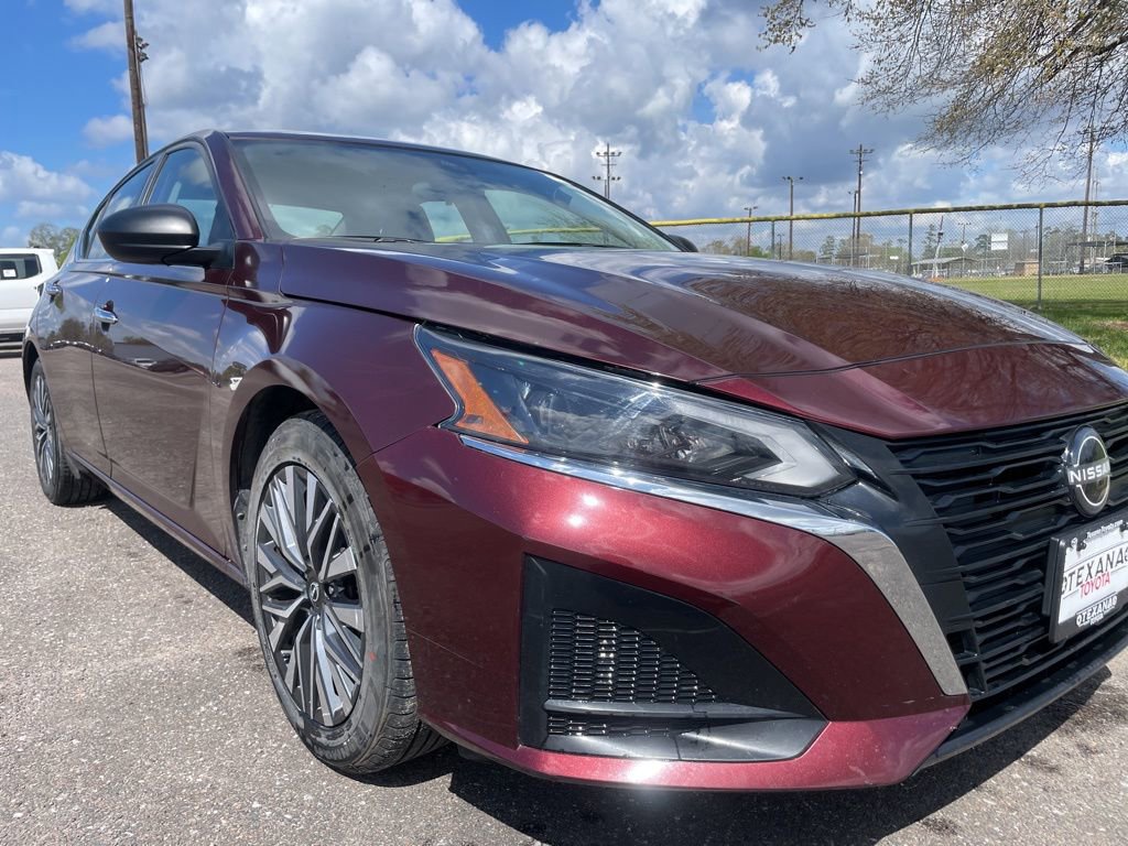 Used 2024 Nissan Altima 2.5 SV image 9