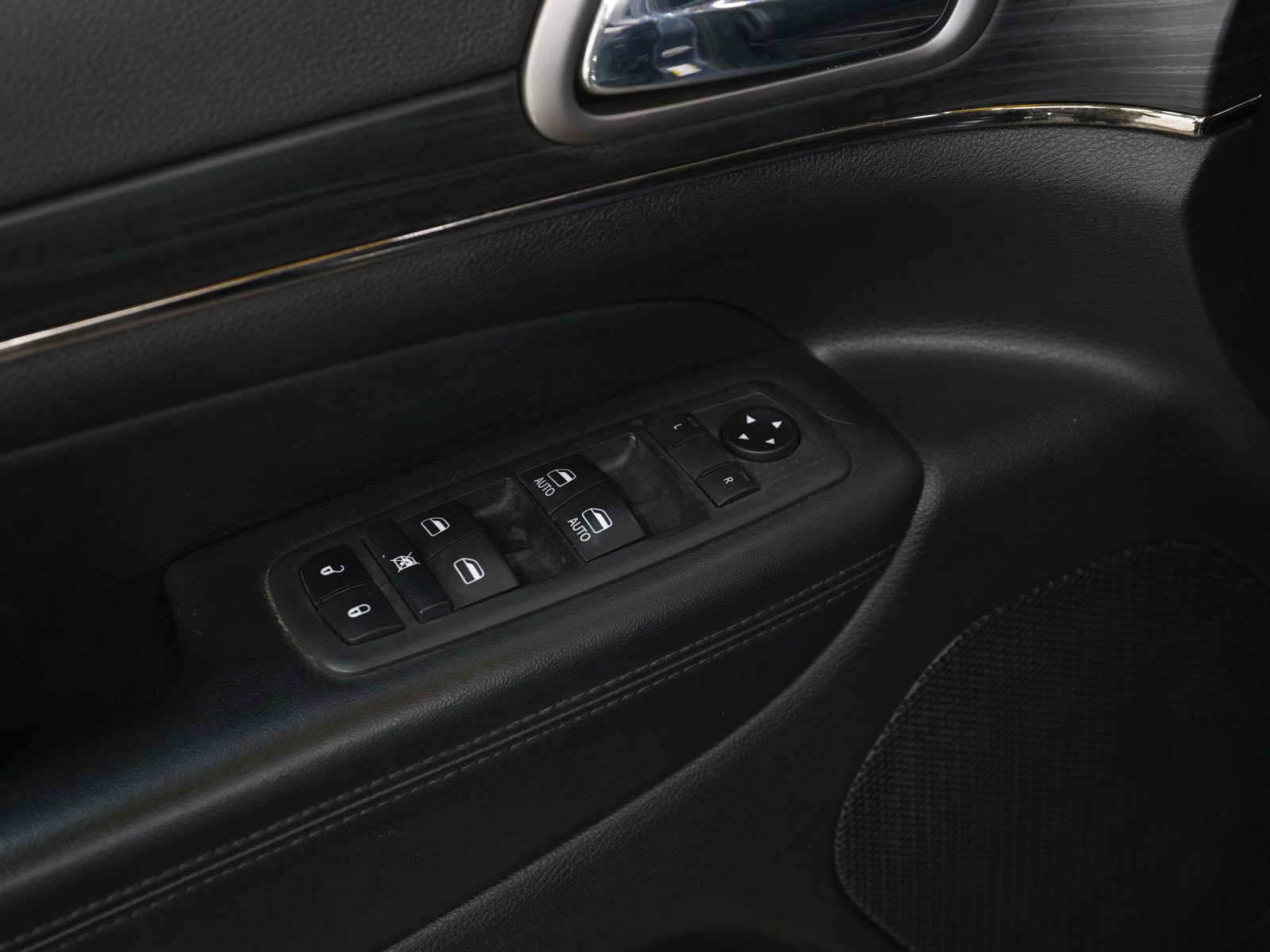 Used 2020 Jeep Grand Cherokee Limited X image 23