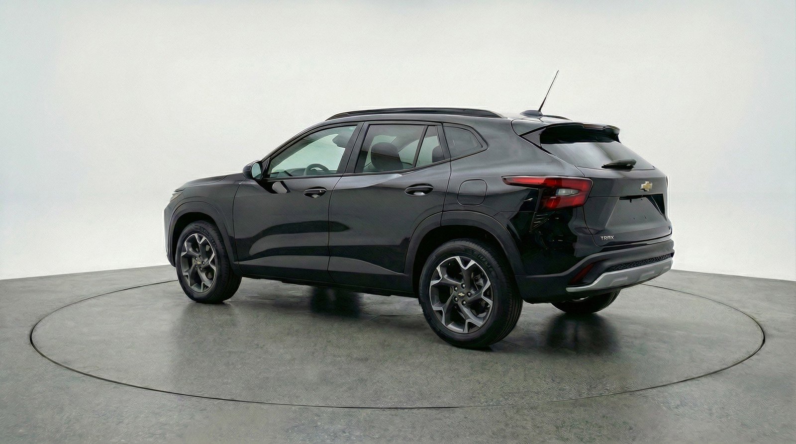 Used 2025 Chevrolet Trax LT w/ LT Convenience Package image 6