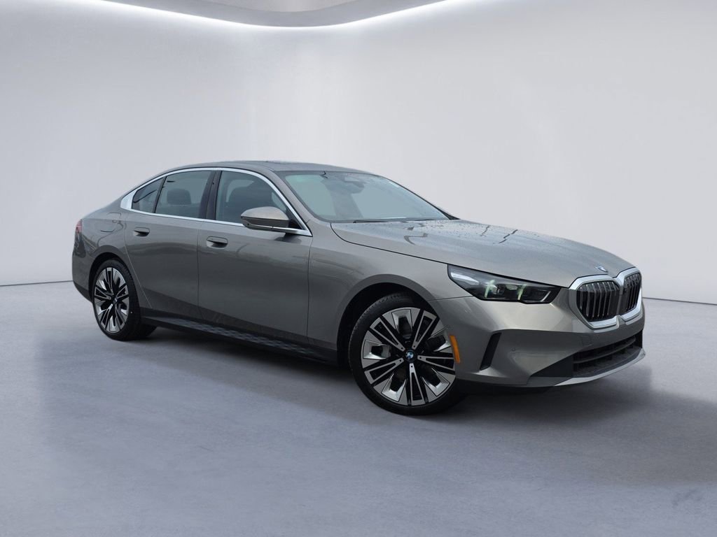 New 2026 BMW 530i xDrive w/ Premium Package image 2