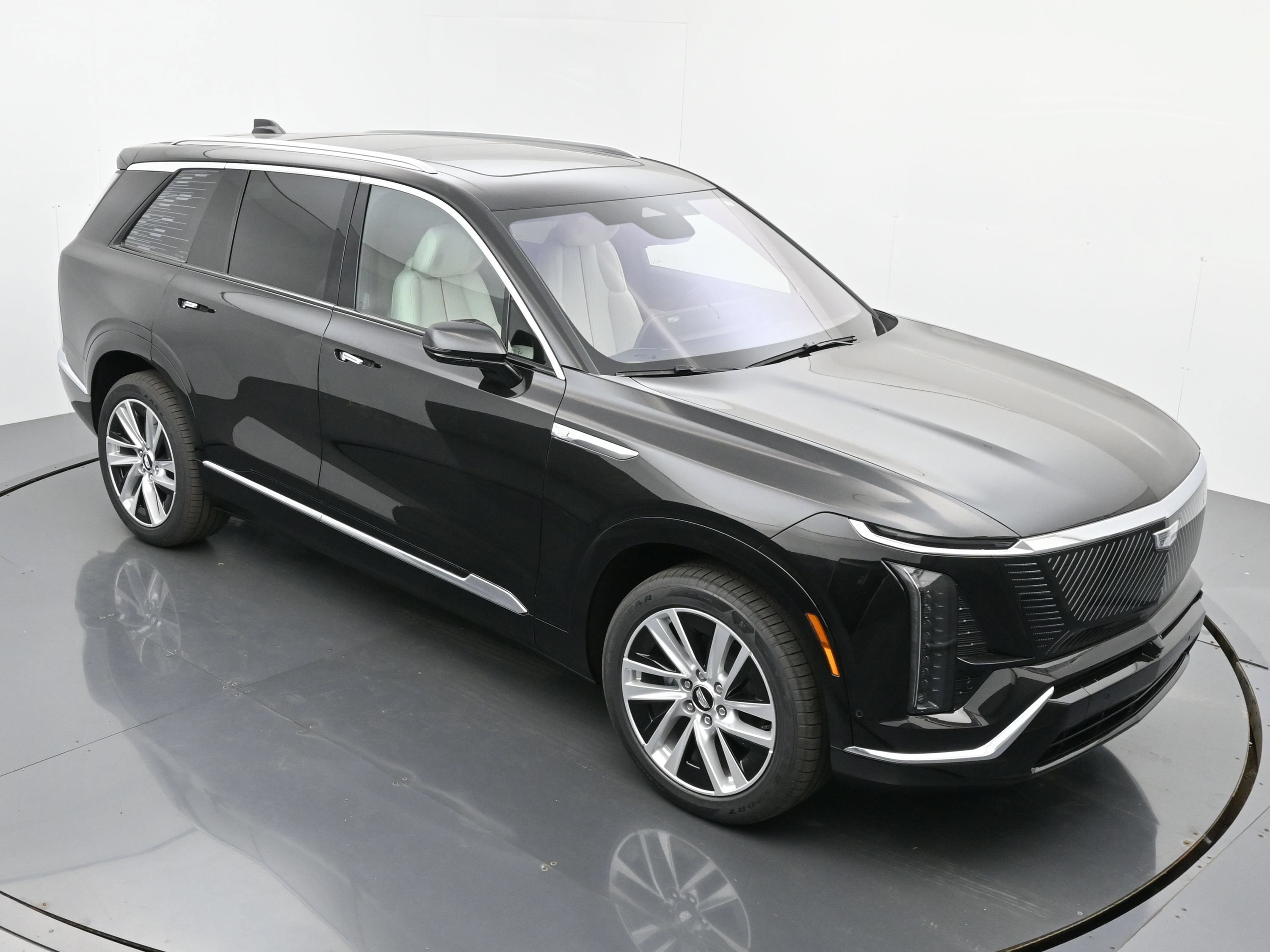 New 2026 Cadillac Vistiq Premium Luxury w/ LPO, Floor Liner Package AWD/4WD image 29