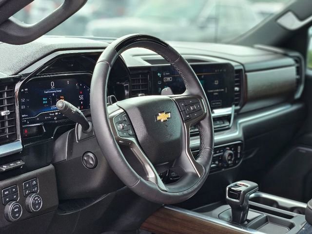 Used 2024 Chevrolet Silverado 1500 High Country w/ Technology Package image 12