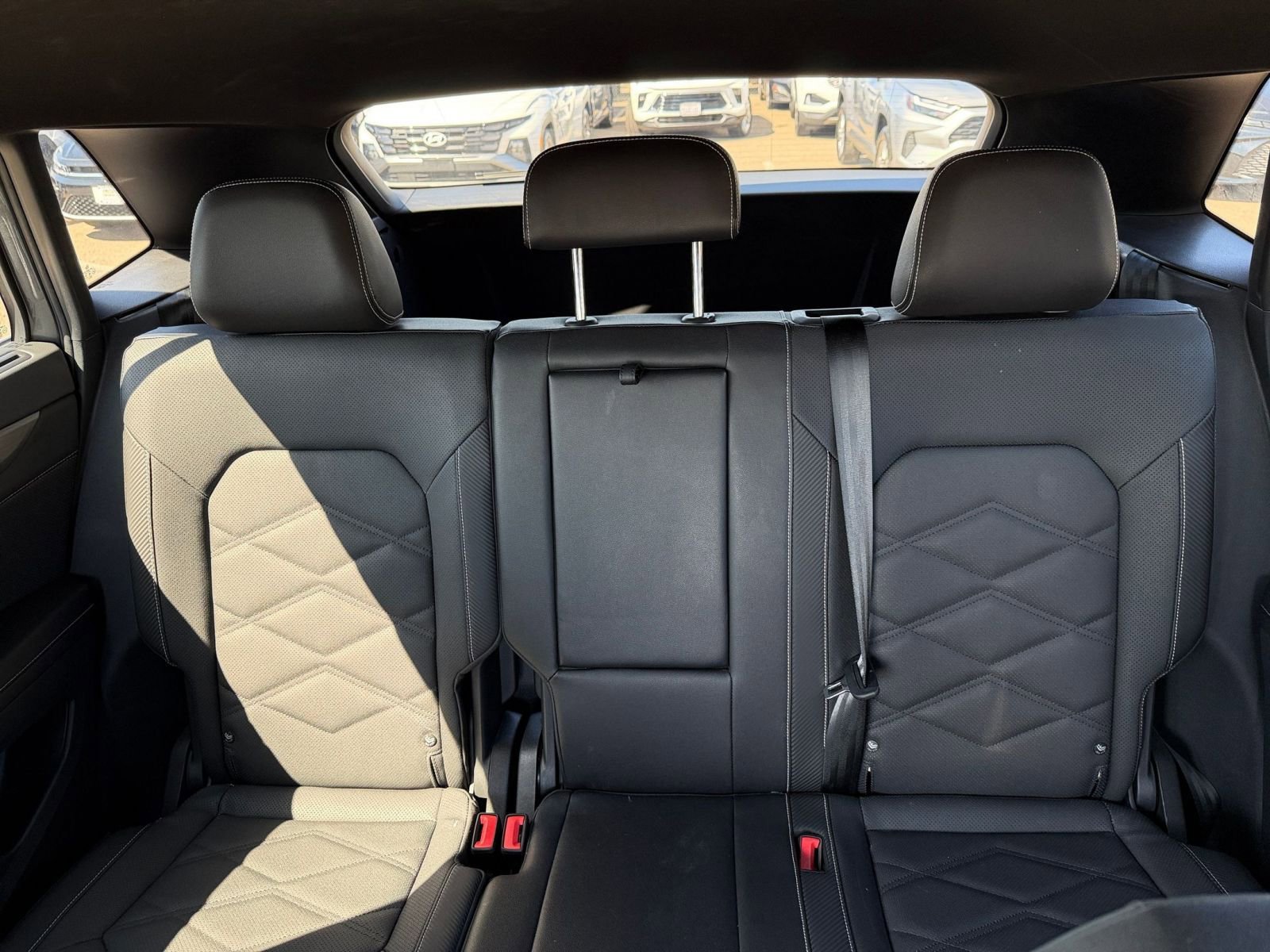 Used 2025 Volkswagen Atlas Cross Sport SE image 38