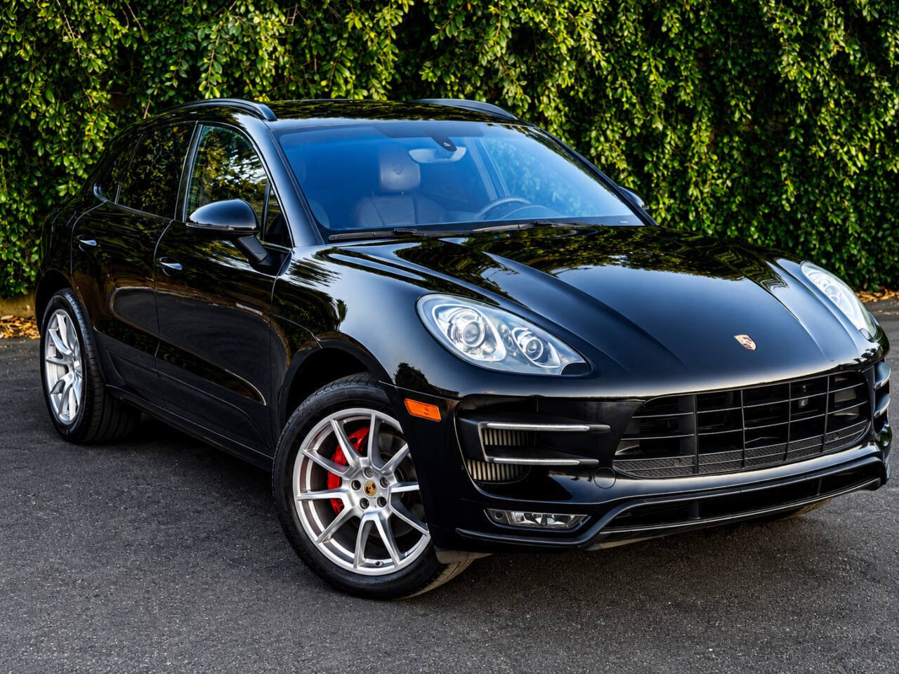 Used 2015 Porsche Macan Turbo AWD/4WD image 2