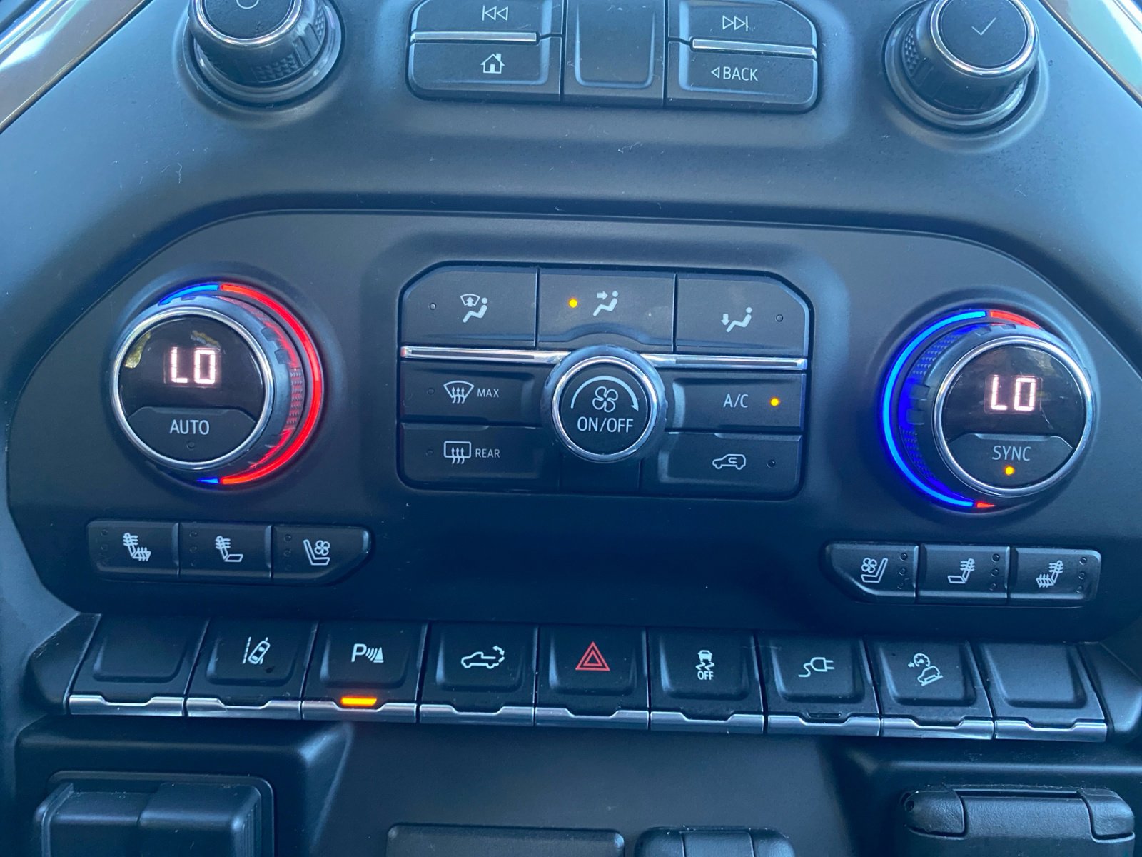 Used 2020 Chevrolet Silverado 2500 High Country w/ Technology Package image 18