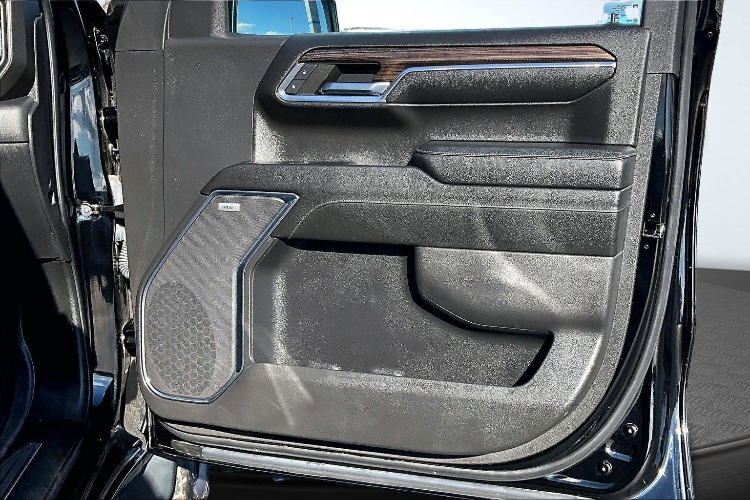 Used 2024 Chevrolet Silverado 1500 LT Trail Boss w/ Convenience Package II AWD/4WD image 25