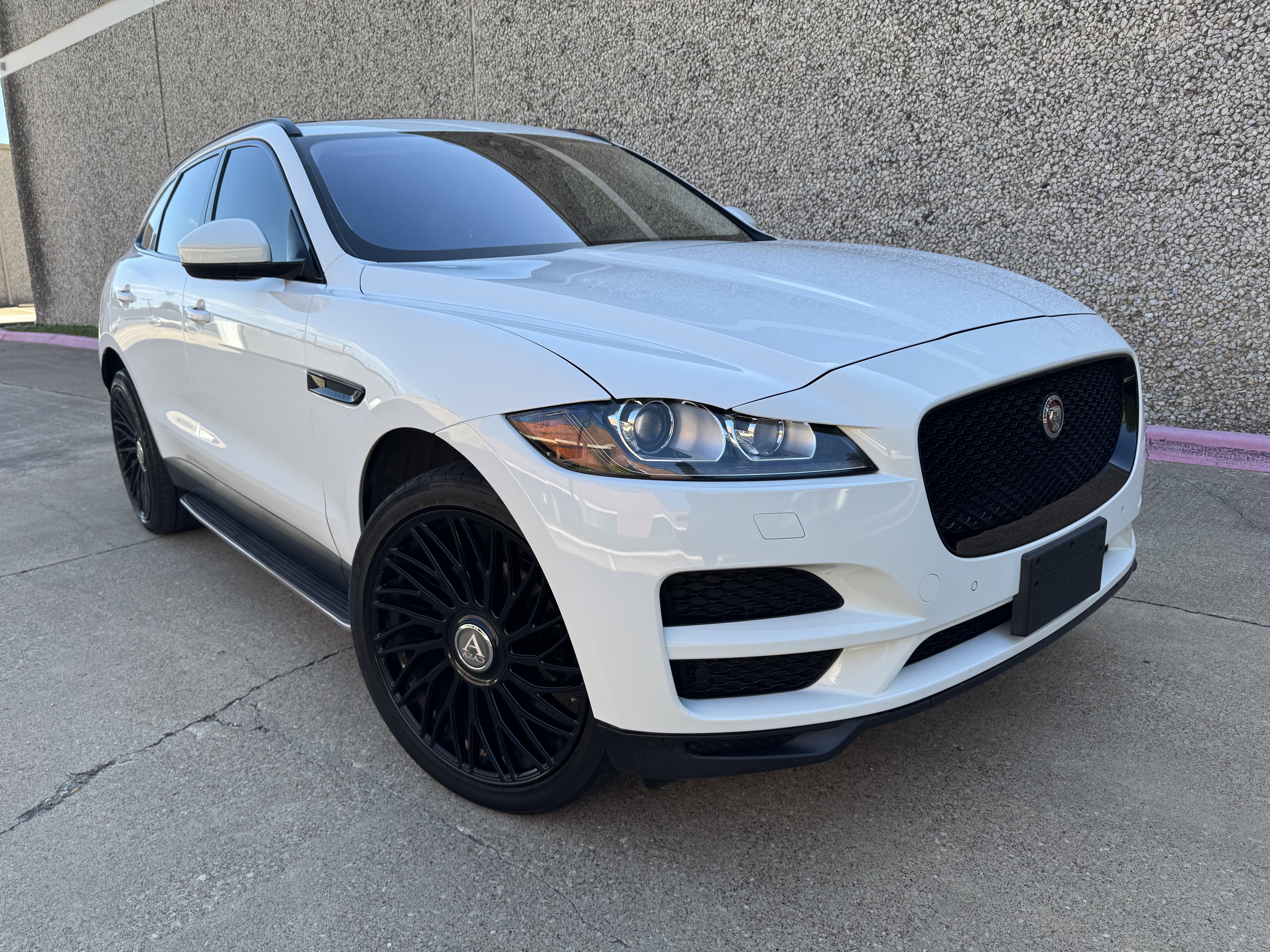 Used 2018 Jaguar F-PACE Premium AWD/4WD image 1