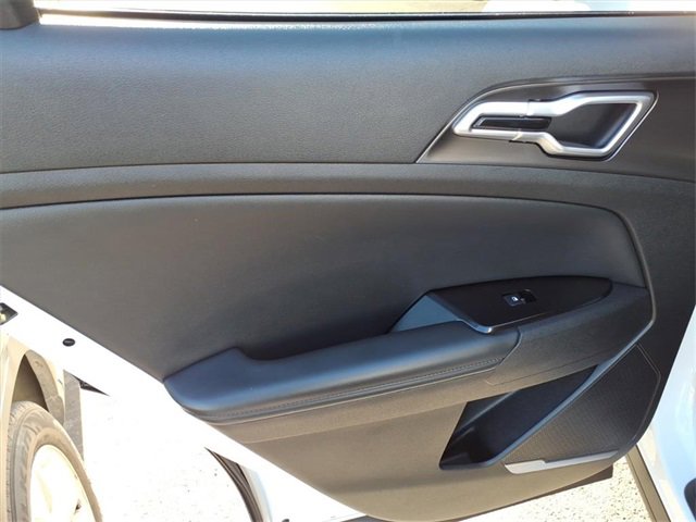 Used 2023 Kia Sportage EX image 9
