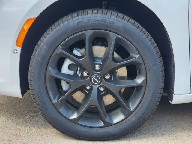 New 2026 Chrysler Pacifica Select AWD/4WD image 7