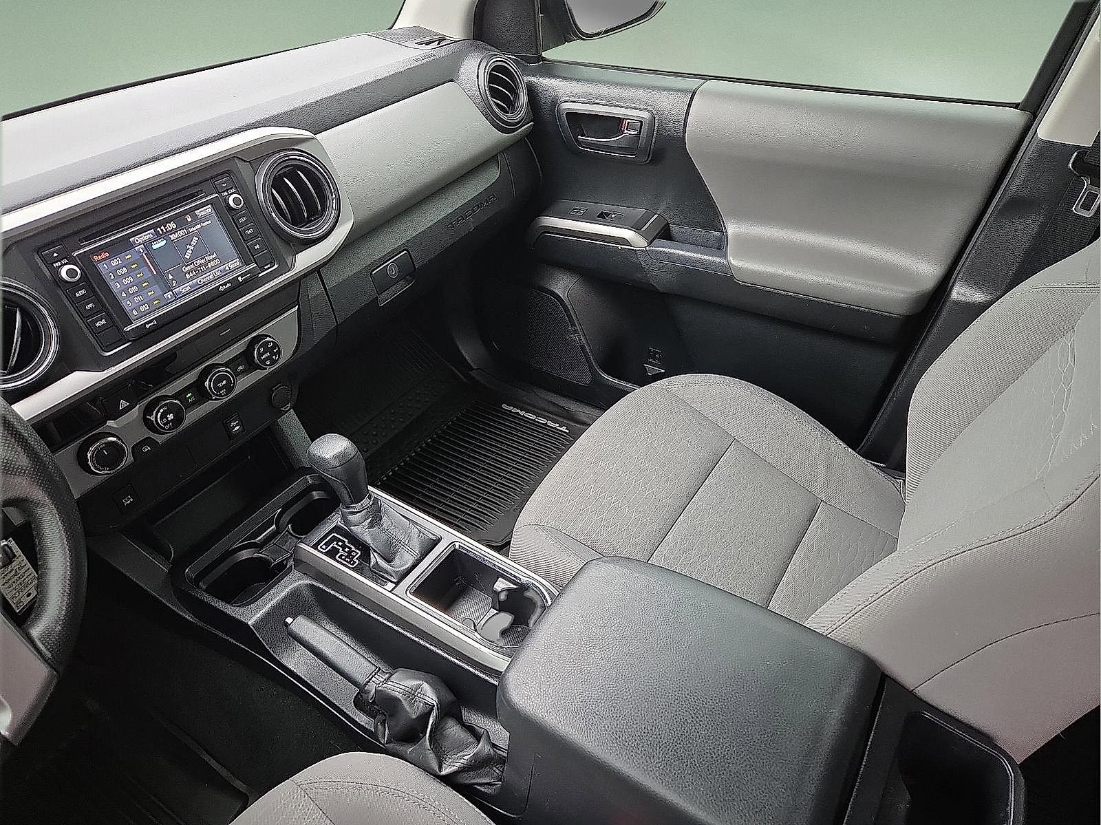 Used 2017 Toyota Tacoma 4x4 Double Cab image 12