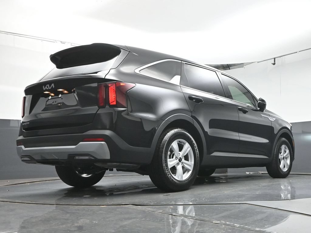 Used 2026 Kia Sorento LX FWD image 36