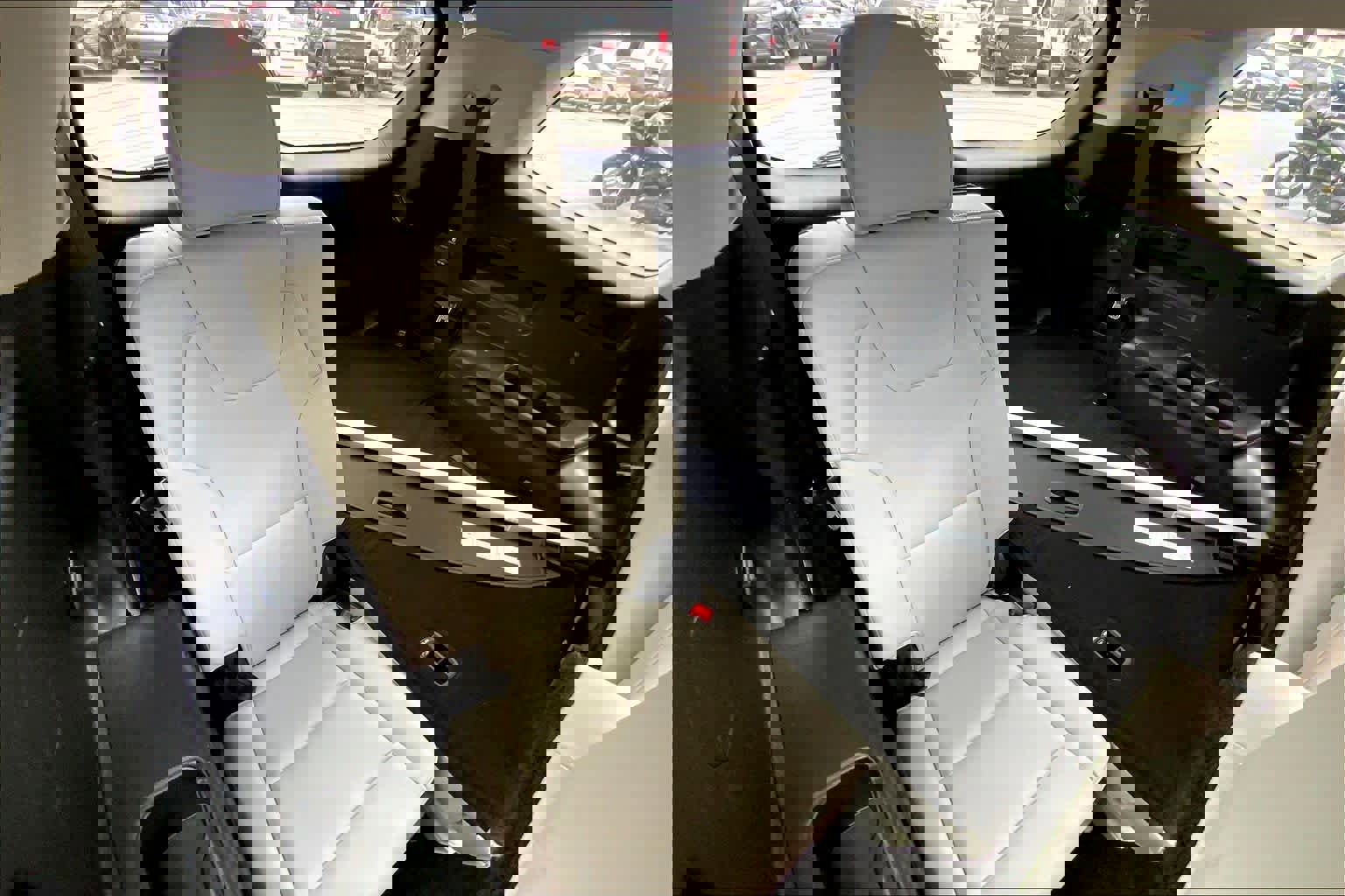 Used 2023 Kia Telluride EX w/ EX Captain's Chair Package image 34