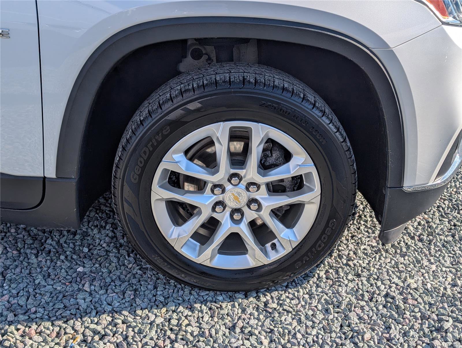 Used 2021 Chevrolet Traverse LT image 9