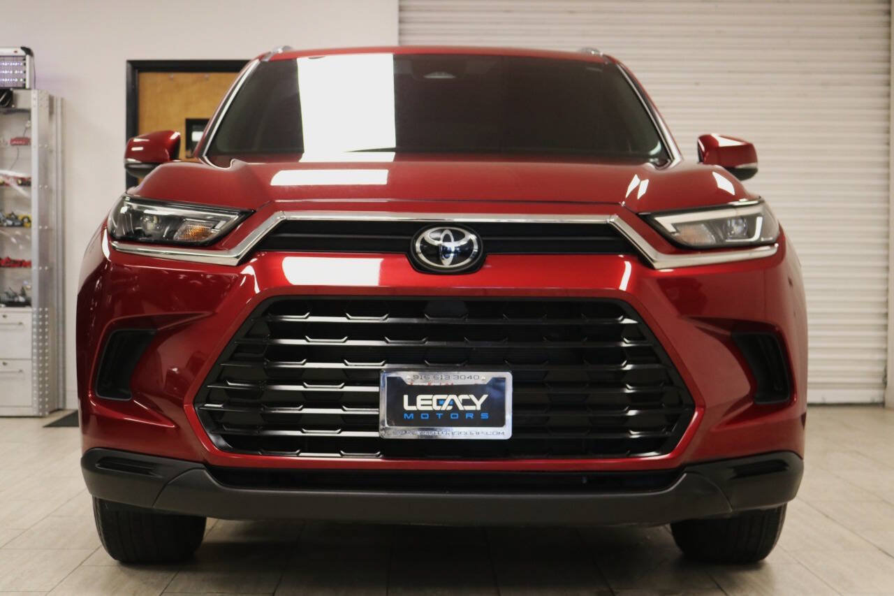 Used 2024 Toyota Grand Highlander AWD image 4
