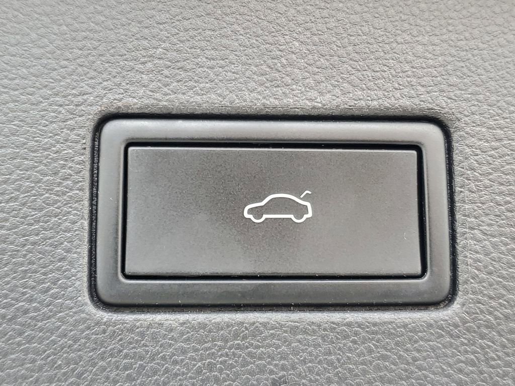 Used 2023 Volkswagen Atlas SEL image 8