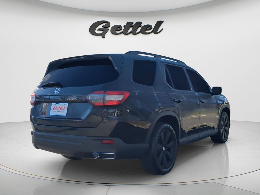 Used 2025 Honda Pilot Black Edition image 5