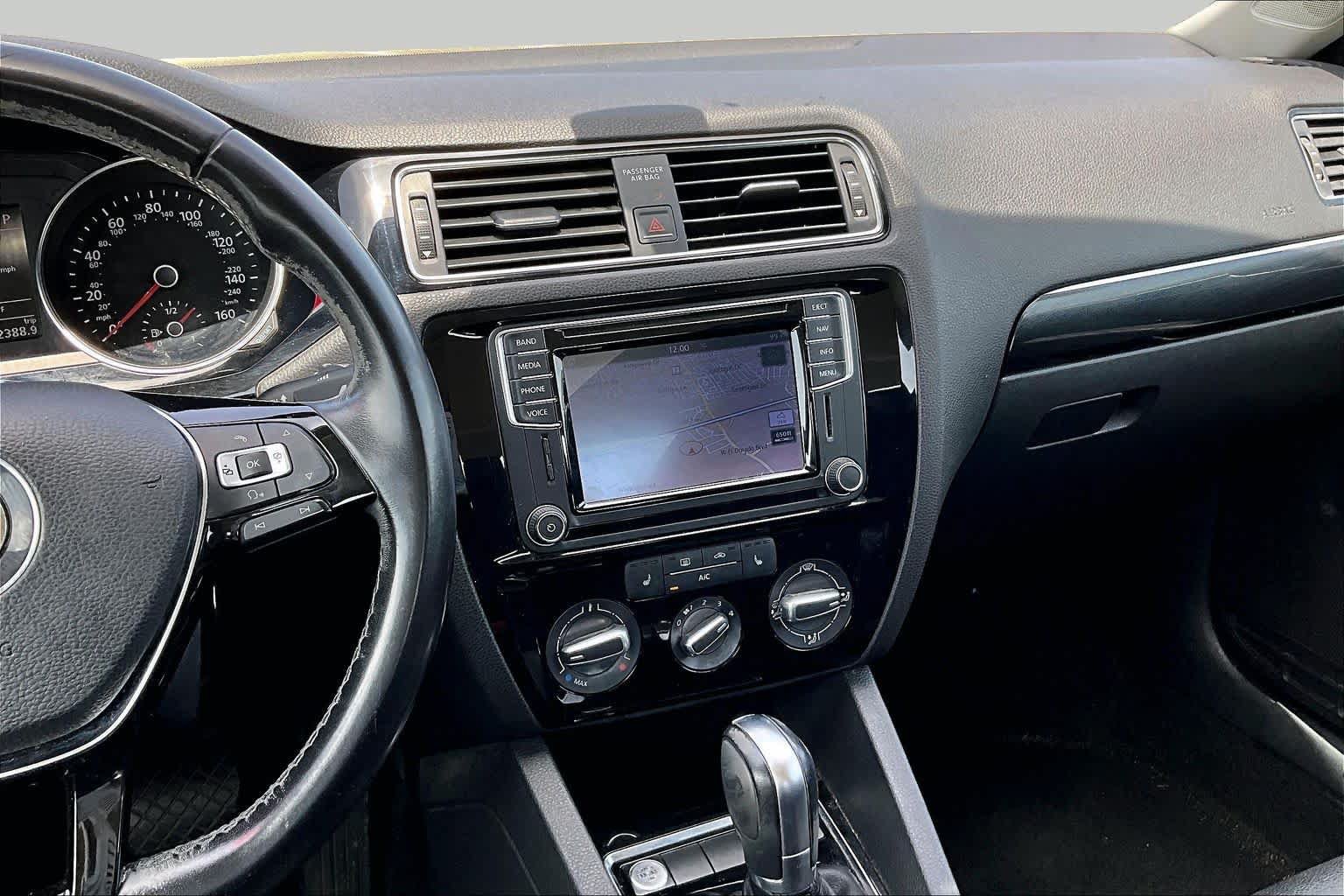 Used 2016 Volkswagen Jetta SEL w/ Lighting Package FWD image 7