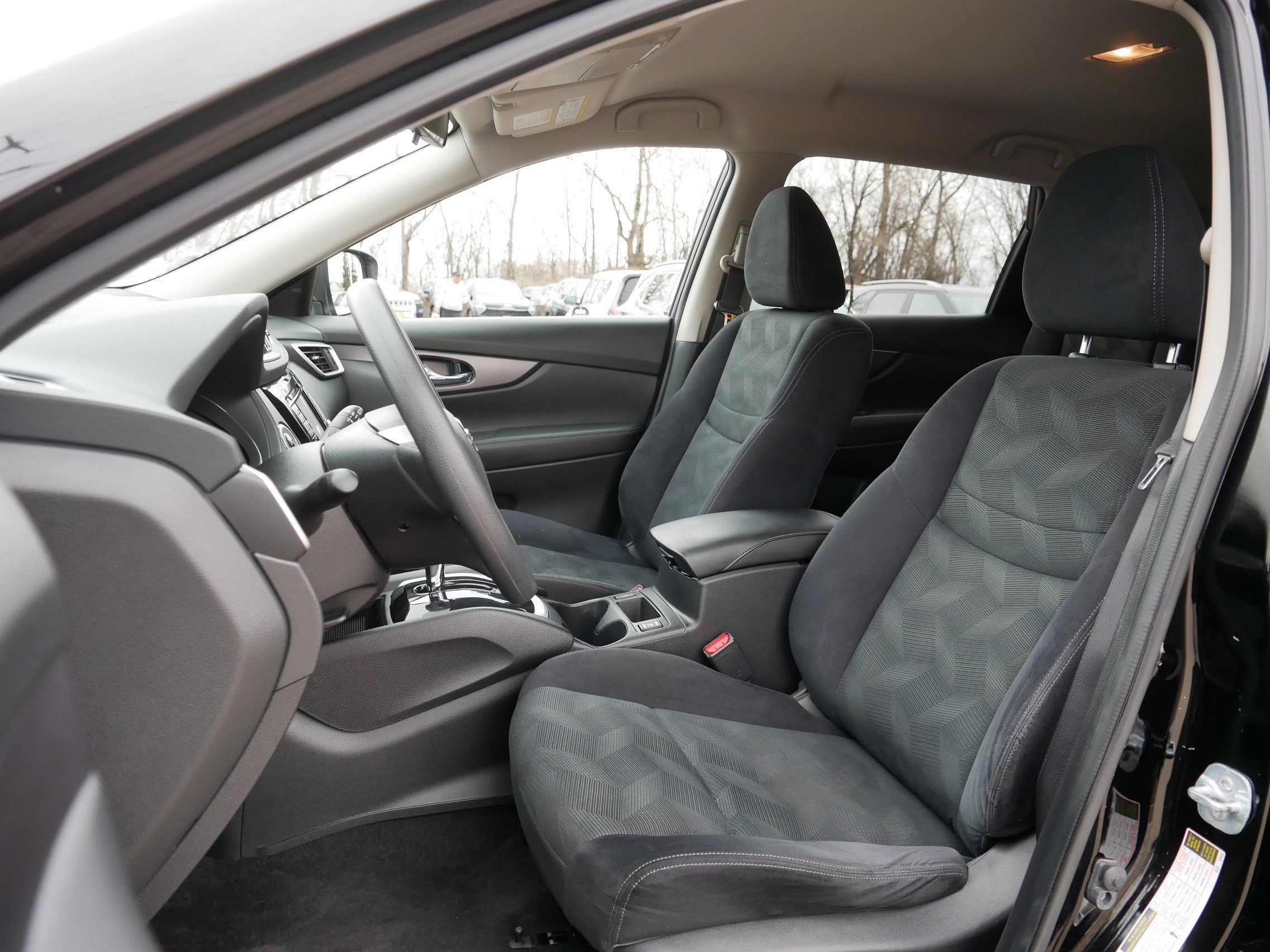 Used 2016 Nissan Rogue SV w/ SV Premium Package image 34