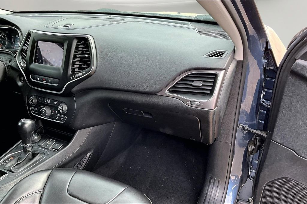 Used 2021 Jeep Cherokee Latitude Plus image 25