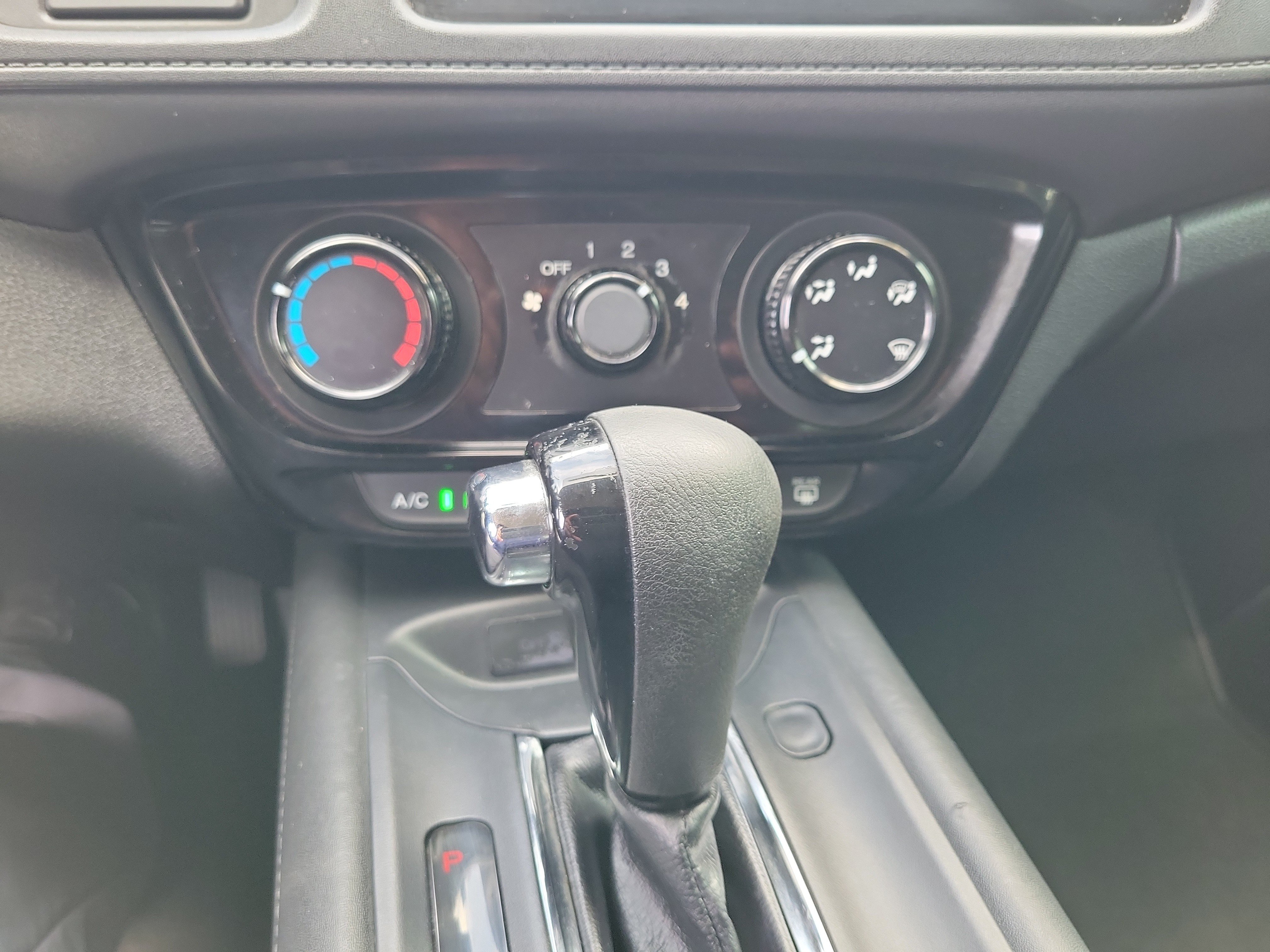 Used 2016 Honda HR-V LX image 26