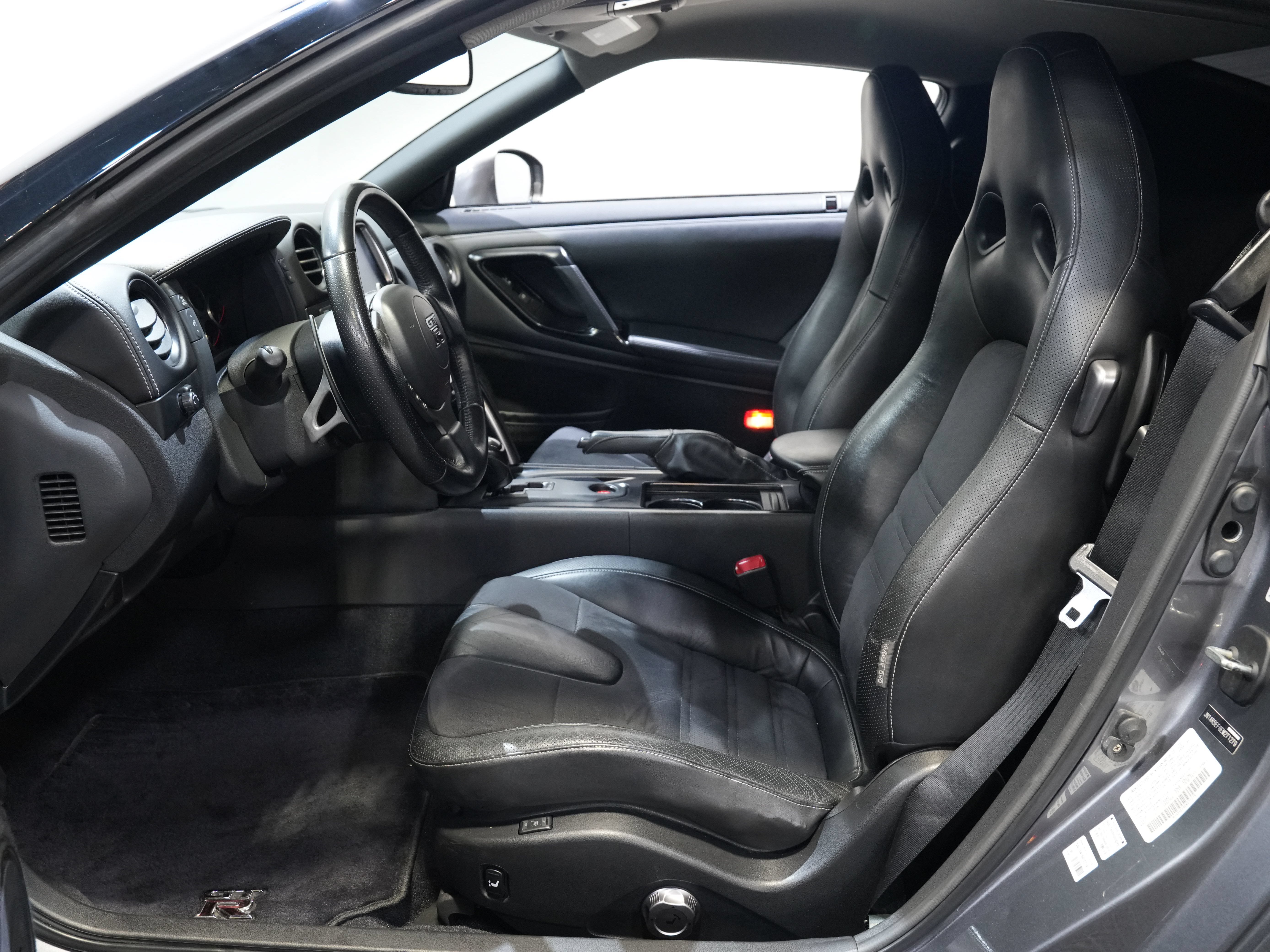 Used 2014 Nissan GT-R Premium AWD/4WD image 28