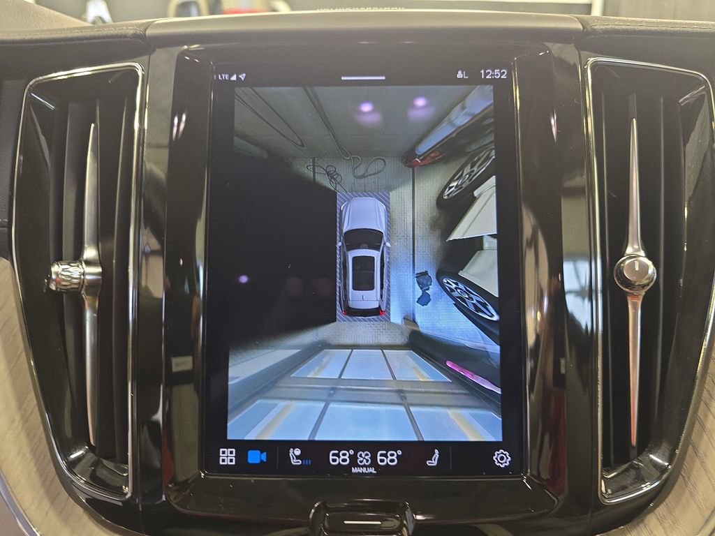 Used 2022 Volvo XC60 T8 Inscription w/ Advanced Package image 27