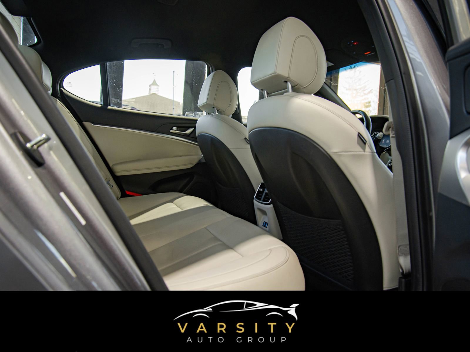 Used 2025 Genesis G70 2.5T image 14